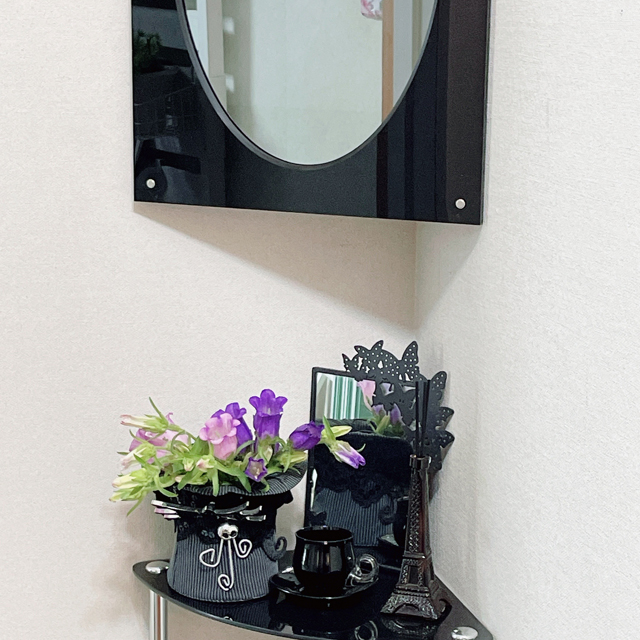 インテリア仏壇「鏡壇ミラリエ」「鏡壇ミロワ」に今日（11/21）の誕生花の「カンパニュラ（釣鐘草／風鈴草）」 を飾ってみました。
