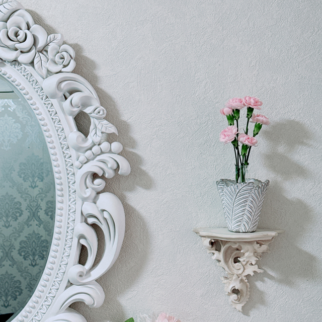インテリア仏壇「鏡壇ミラリエ」「鏡壇ミロワ」に今日（5/15）の誕生花の「インテリア仏壇と今日の誕生花：ピンクのカーネーション（麝香撫子）」 を飾ってみました。