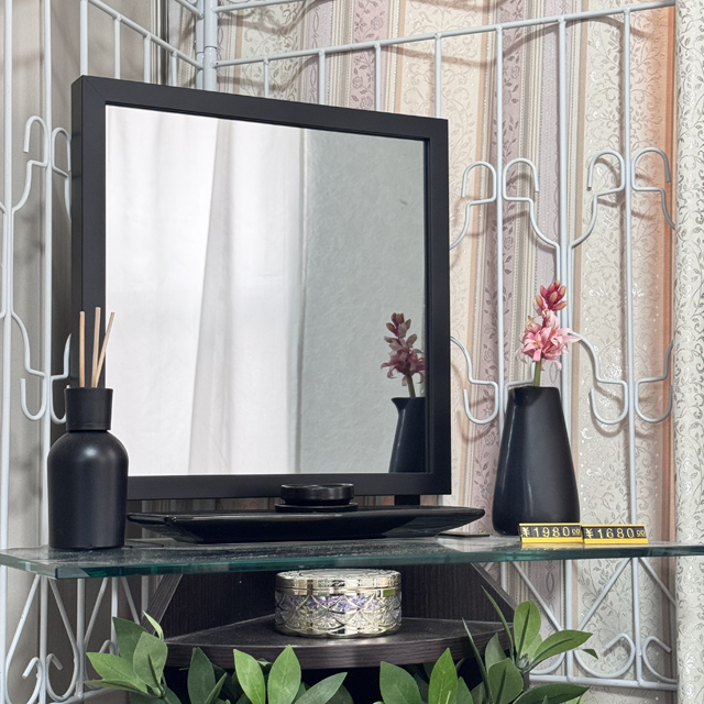 インテリア仏壇「鏡壇ミラリエ」「鏡壇ミロワ」に今日（2/7）の誕生花の「薄いピンクのヒヤシンス（風信子）」 を飾ってみました。